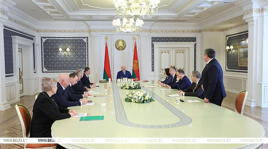 Президент Беларуси обозначил приоритеты для аграриев